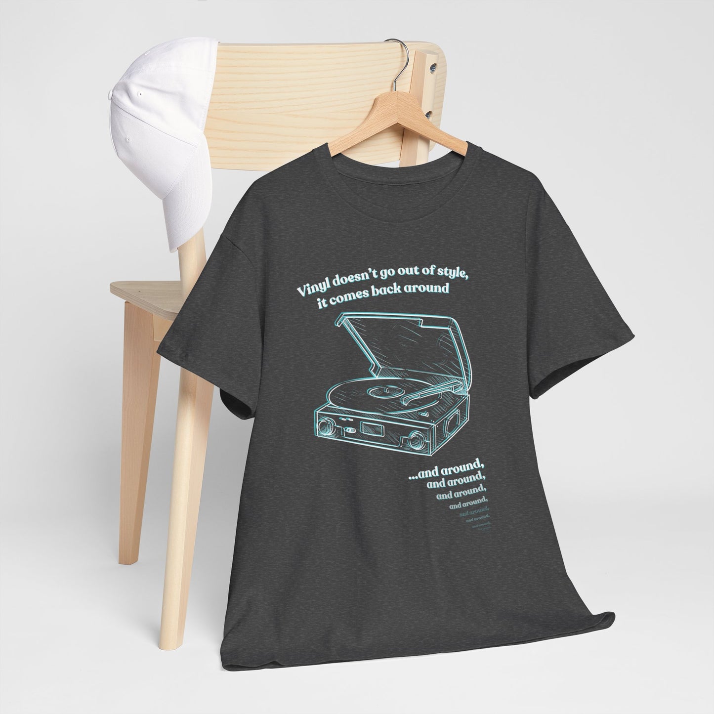 'Vinyl Doesn't Go Out Of Style' Men's T-Shirt